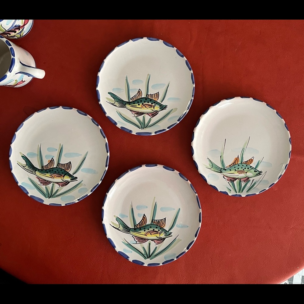 4 Handmade VIETRI ITALAN plates, 7.5”dia. eat & washed in dishwasher & display